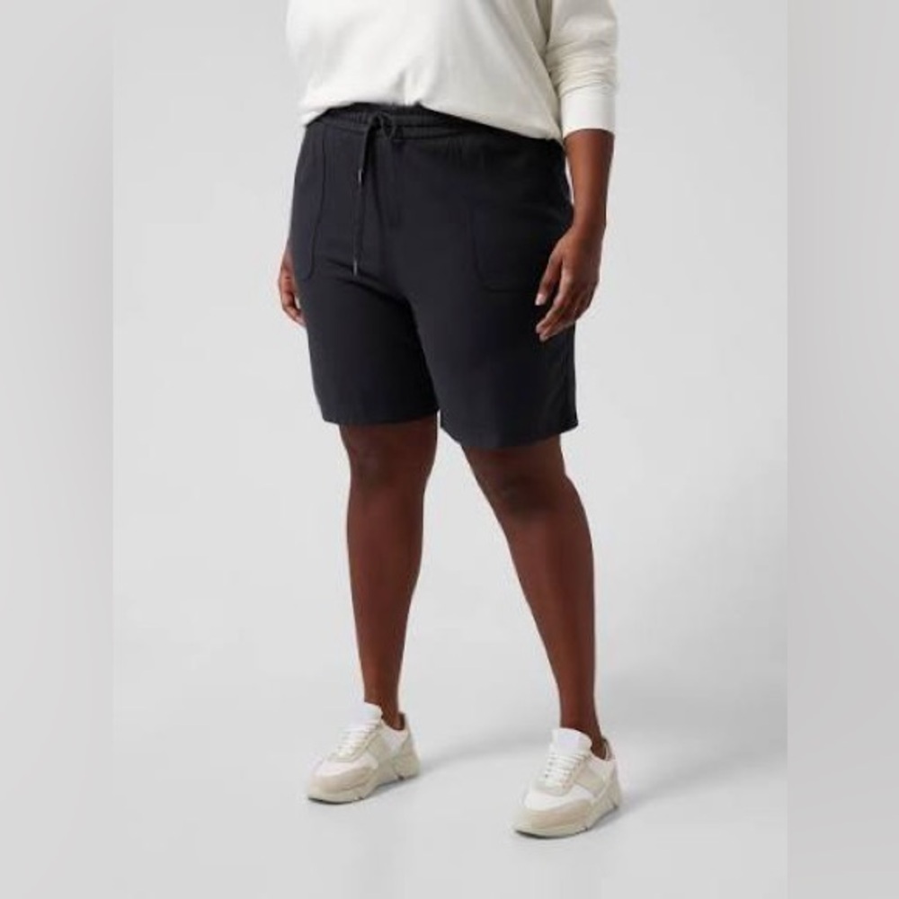 Athleta Farallon Bermuda Short in Black